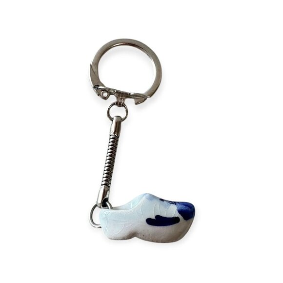 Vintage 90s, A Pair of Delft Miniature Blue Dutch Clog, & a clog key chain. - Picture 12 of 16